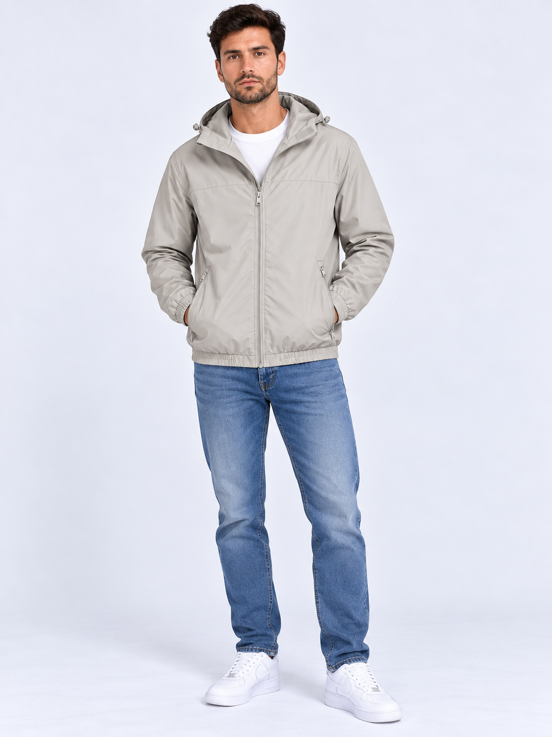 Cazadora Cortavientos con Capucha – Gris Perla