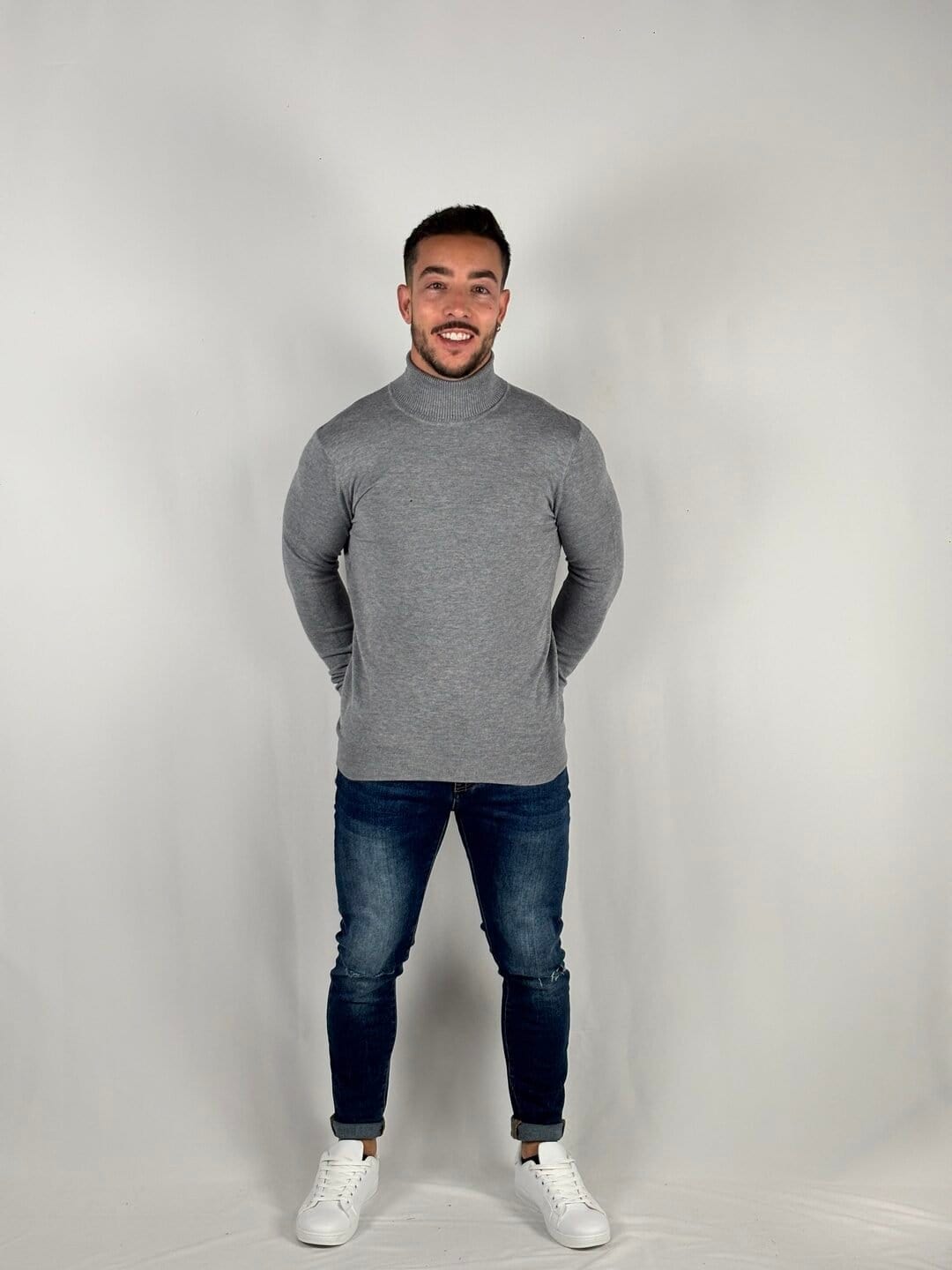 Jersey Cuello Alto Gris Oscuro - MGO Men